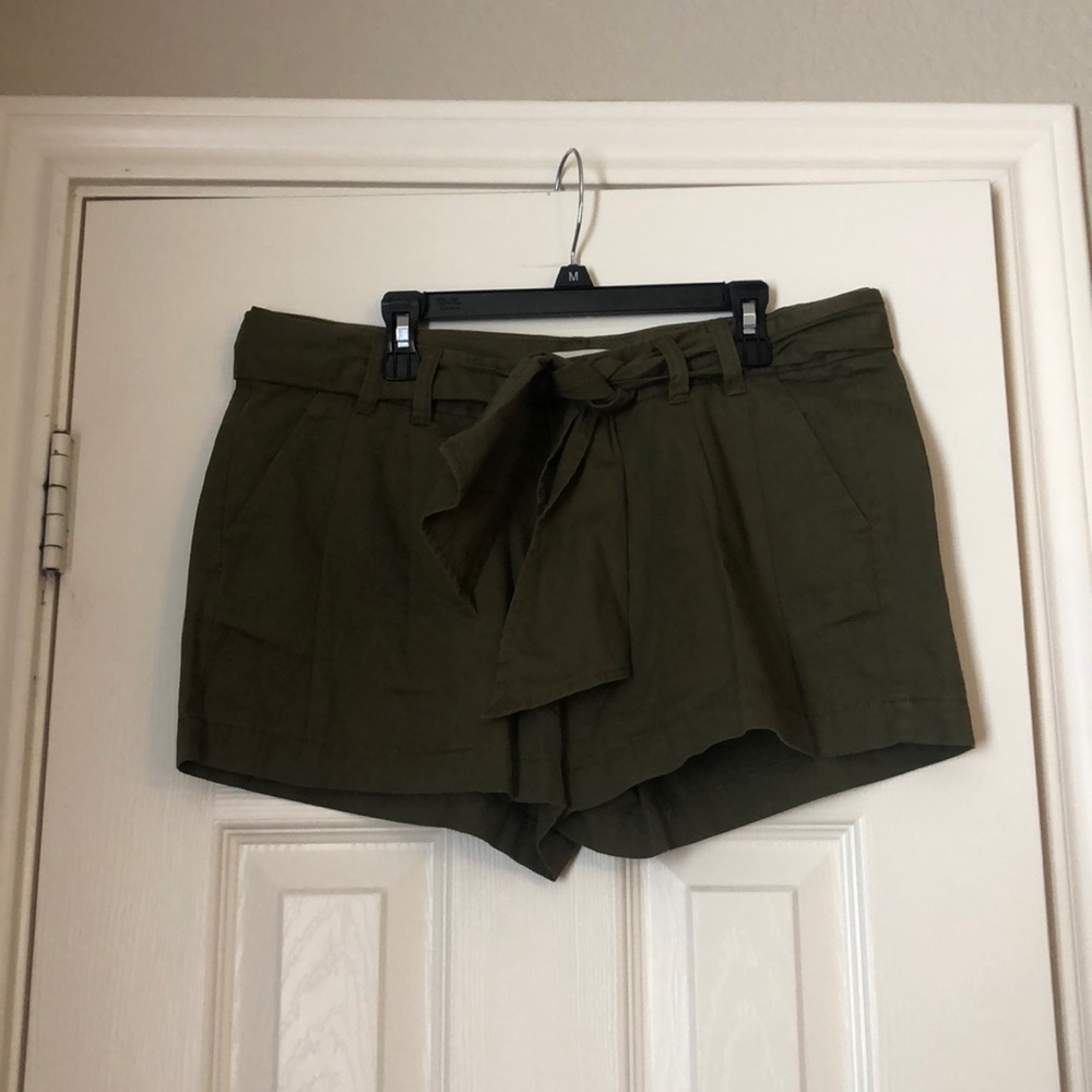 Fabric belt shorts